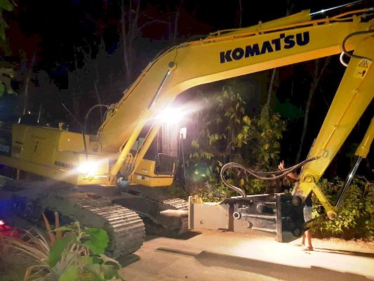 Sewa Exavator pc200 Jogja, Rental Exavator pc200 Jogja